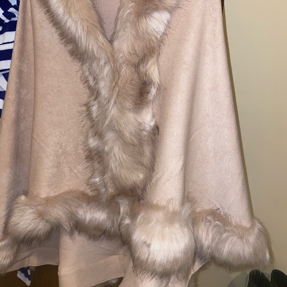 ON SALE Brand New fur Coat one size fits all - Picture 3 of 6